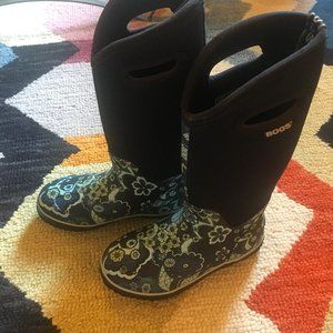 Bogs Classic Tall Paisley Boots - Women's Size 6 (New in Box)